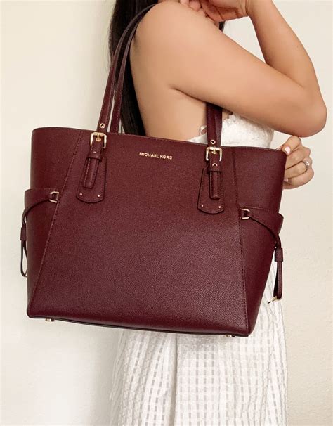 michael kors voyager tote merlot